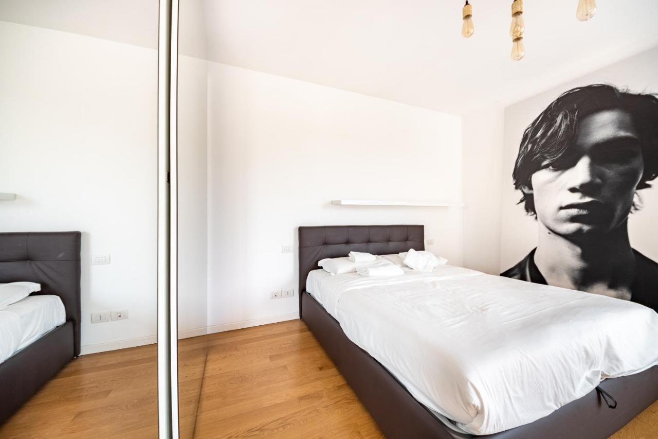 Bright Open Space Nearby Naviglio Pavese Apartment