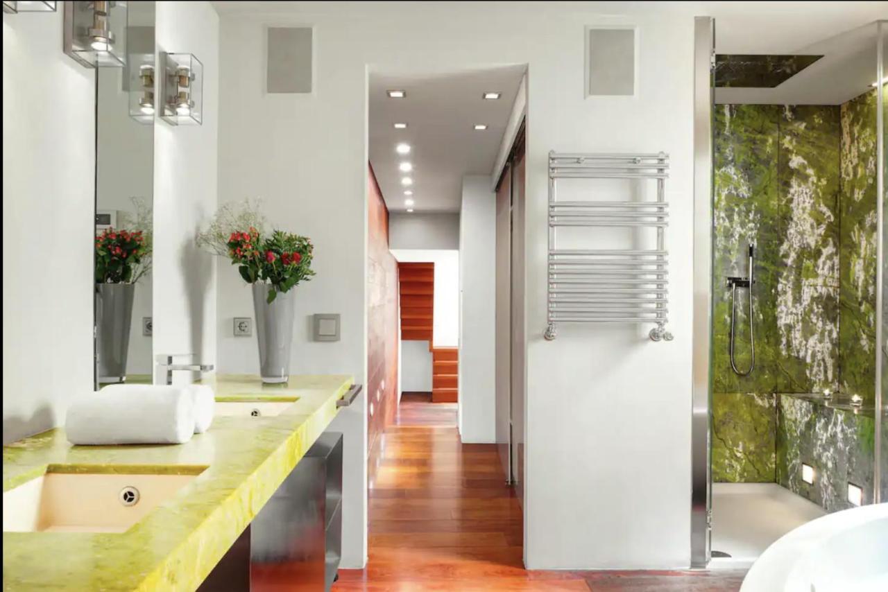 Unique Penthouse 10 Steps From Duomo Apartamento