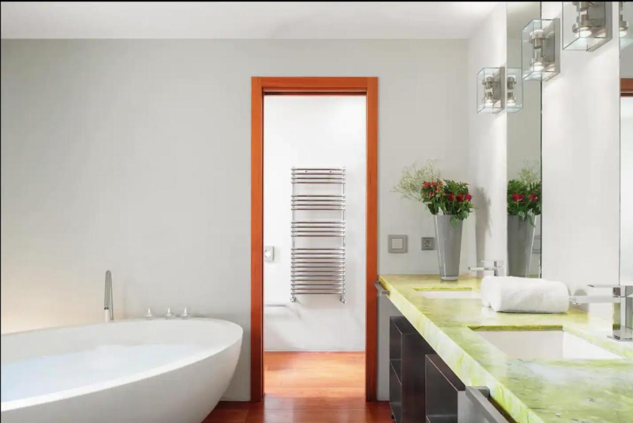 Unique Penthouse 10 Steps From Duomo *
