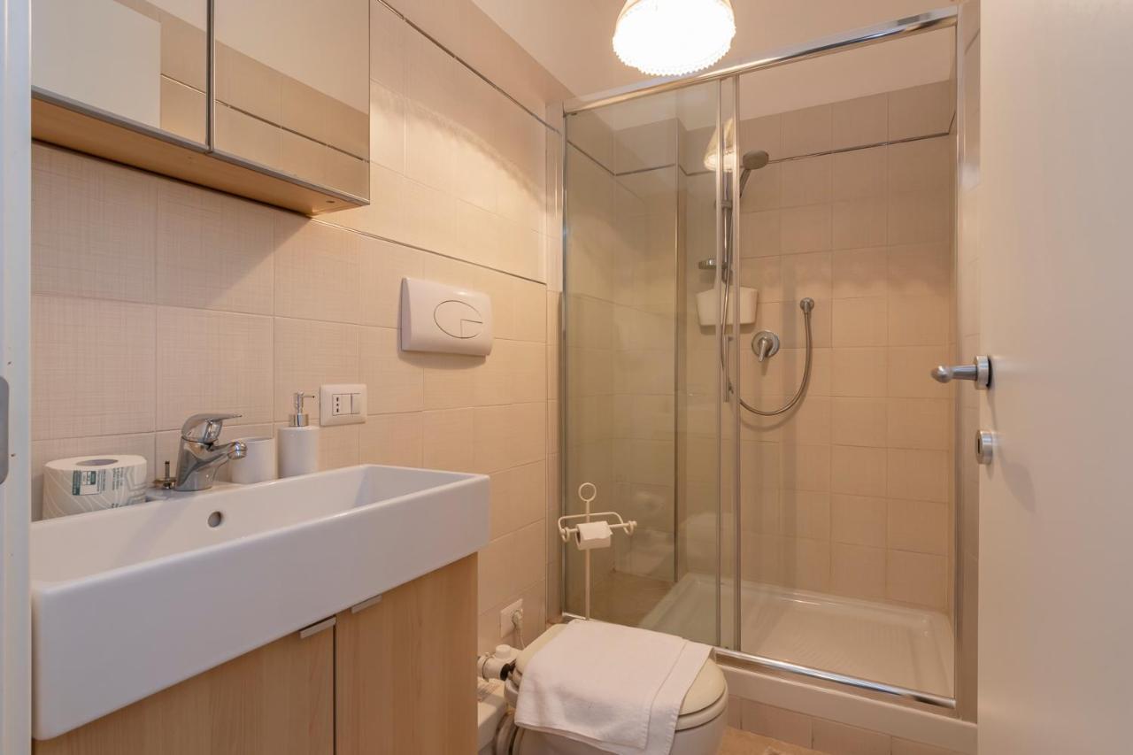 Apartment Renovated Flat Medeghino 24 Mailand