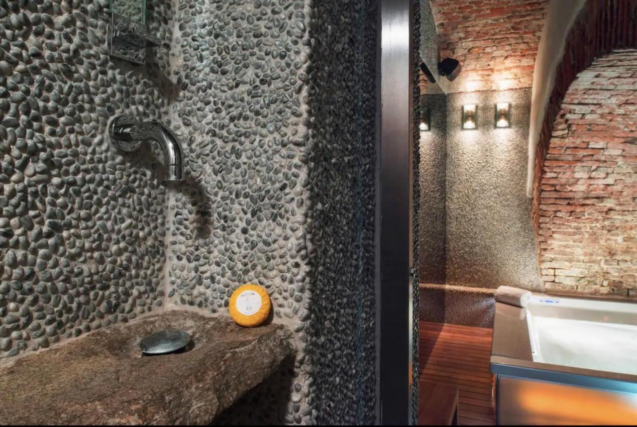 Unique Penthouse 10 Steps From Duomo *