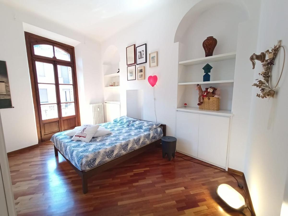 Charming Design Into Navigli District Apartment *
