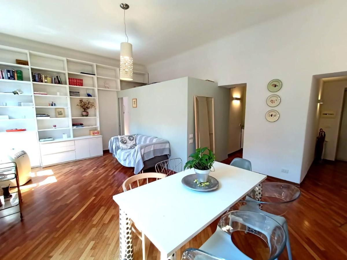 Apartment Charming Design Into Navigli District Mailand
