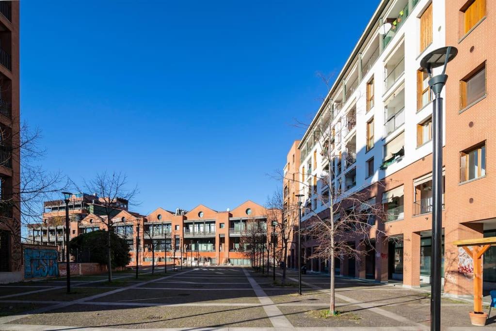 Apartment Black & White Flat In Naviglio/ Porta Genova *
