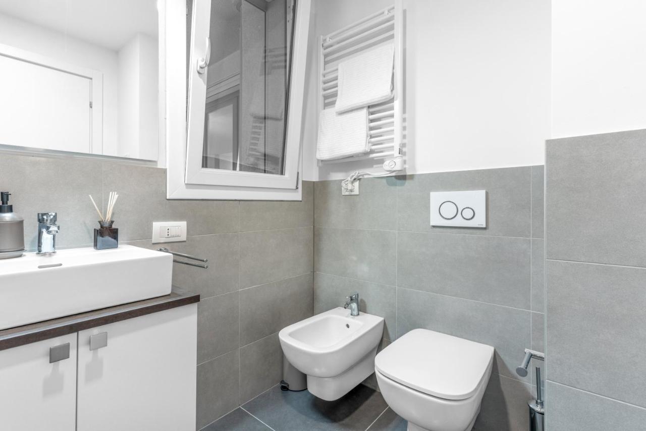 Modern With Terrace & Garage By Ndp Rent Apartment Mailand