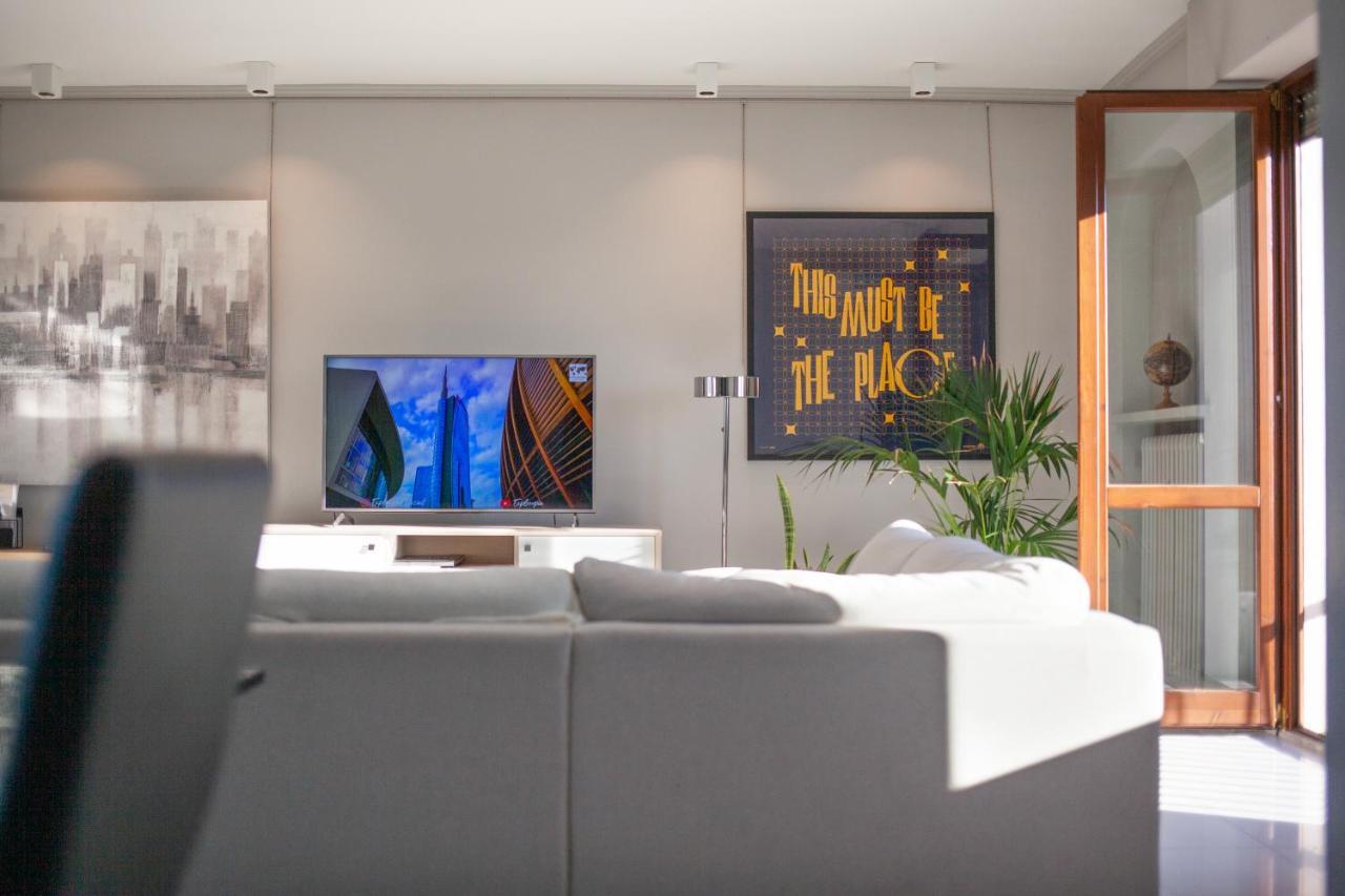 Apartamento Stelvio Rooftop - Penthouse Skyline With Terrace And Jacuzzi