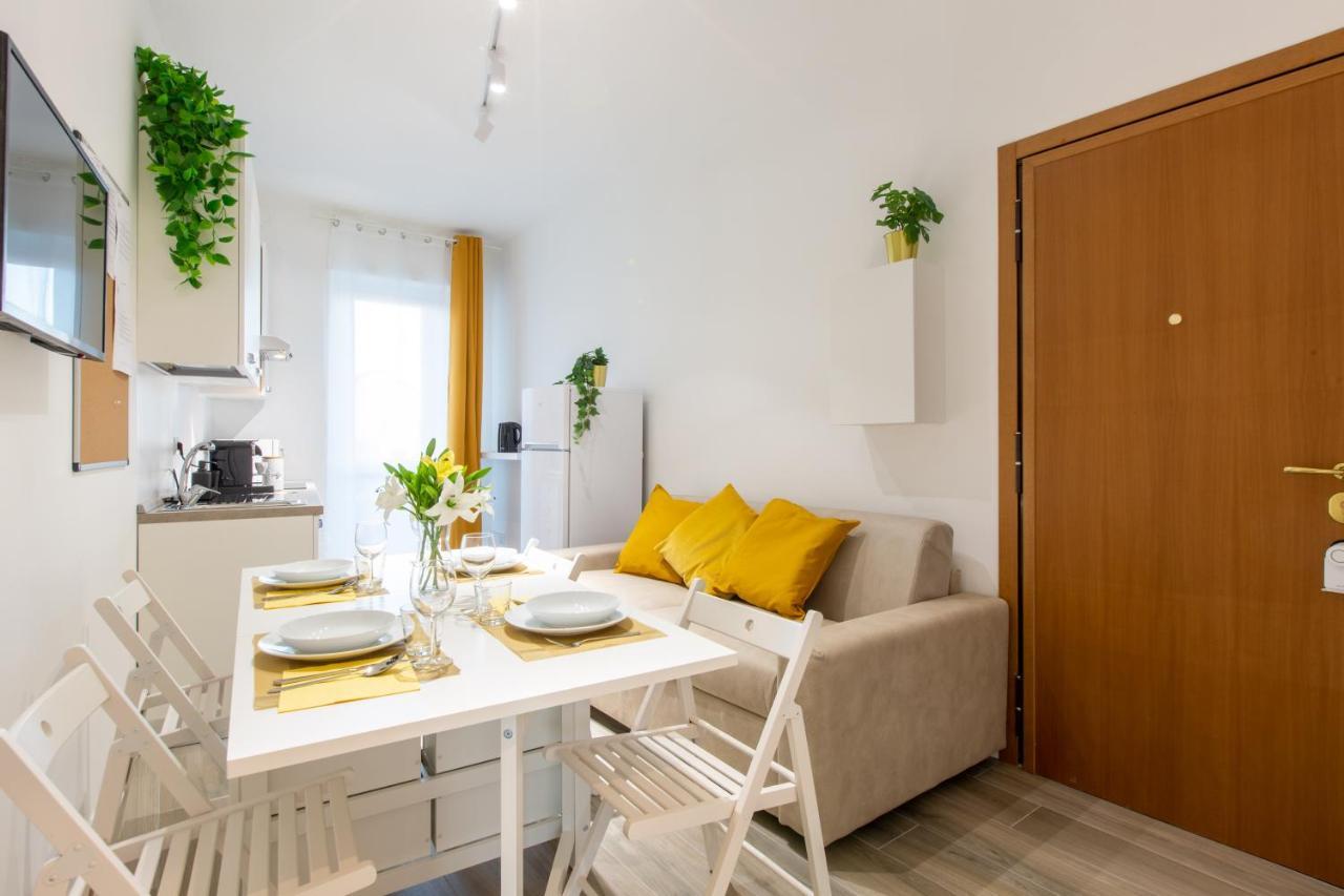 Apartment - Stylish House Free Wifi-parking-airport *