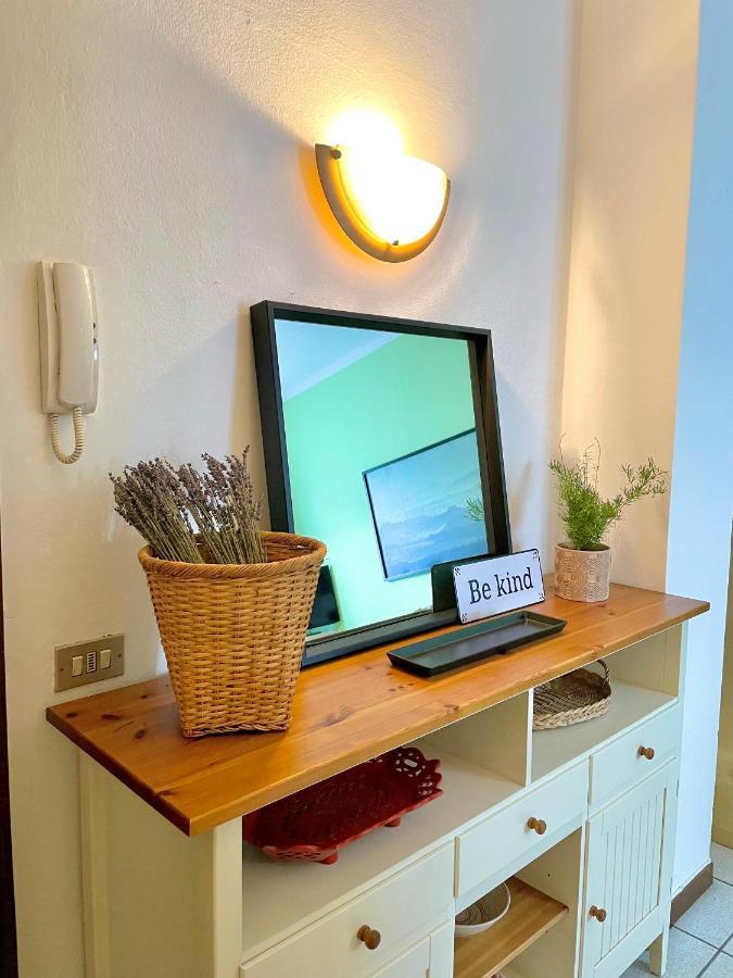 Homiesam - Yellow Dream & City Life Apartment