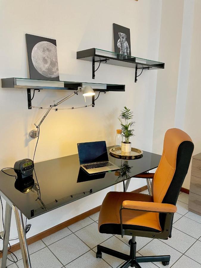 Homiesam - Yellow Dream & City Life Apartment