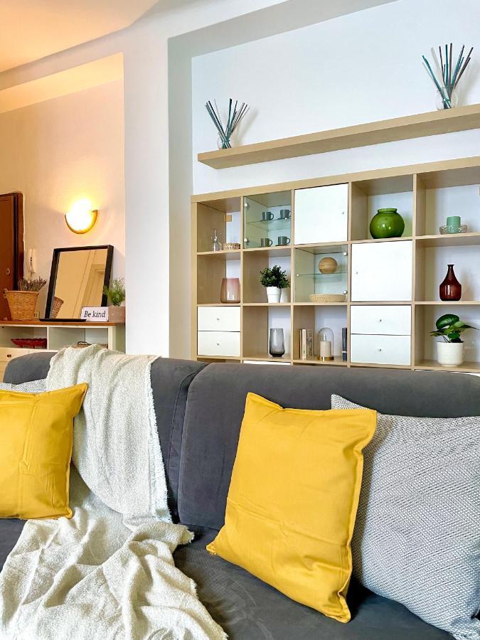 Homiesam - Yellow Dream & City Life Apartment