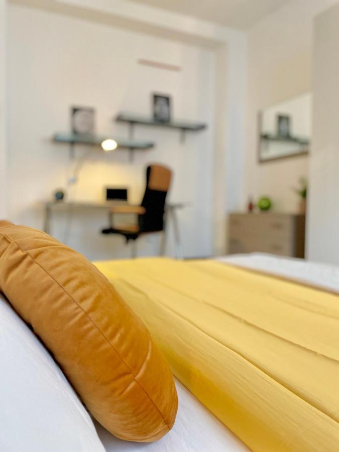 Homiesam - Yellow Dream & City Life Mailand