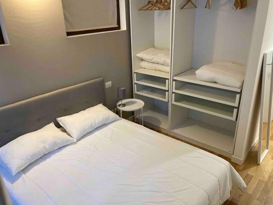 Bilocale Zona Bocconi-navigli Ferienhaus