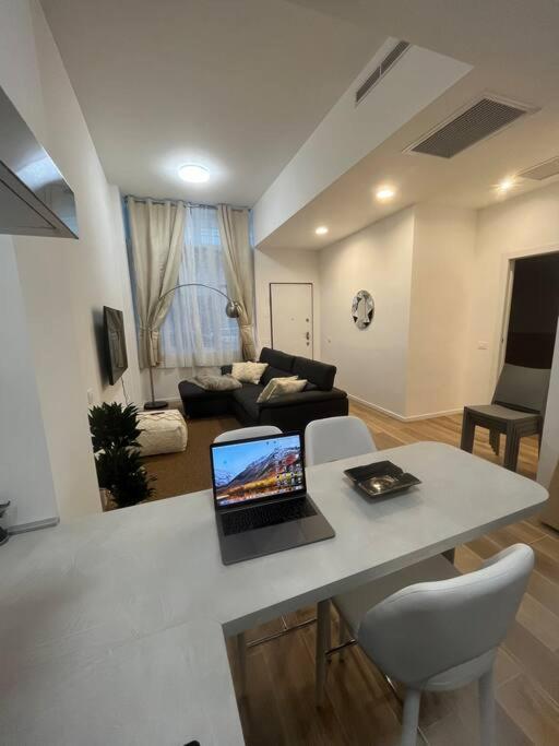 Loft Apartment *