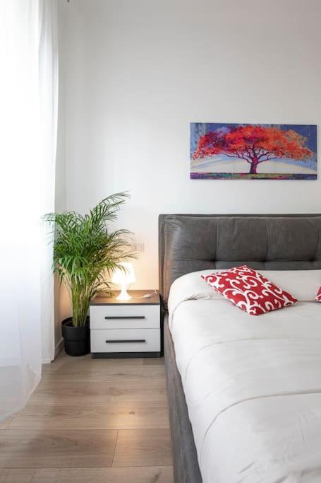 Duomo 10 Min Cozy Netflix + Wifi Apartment *