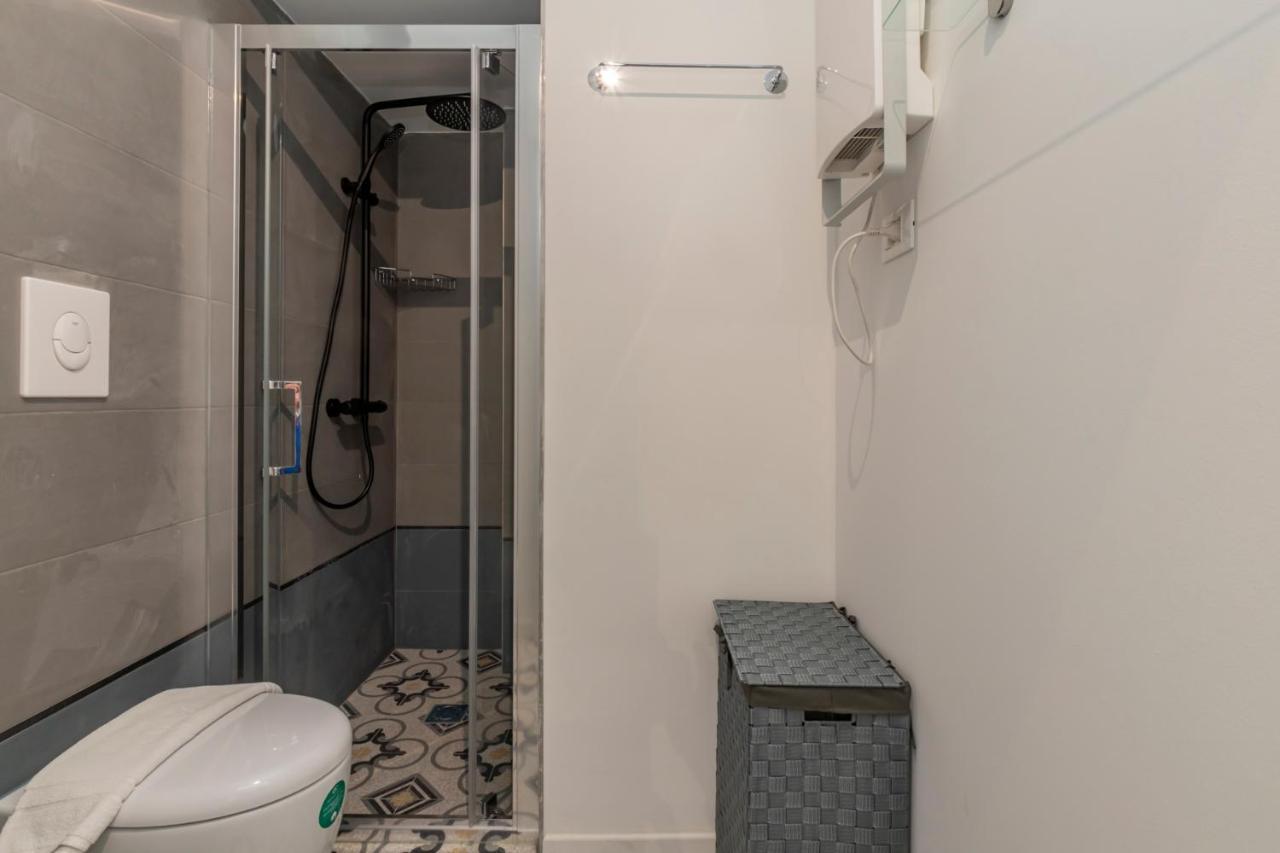 Luxury Savona 65