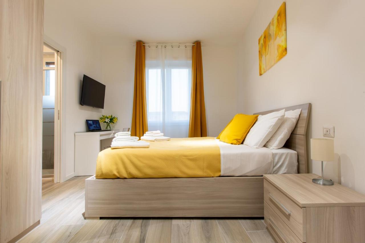 Apartment - Stylish House Free Wifi-parking-airport