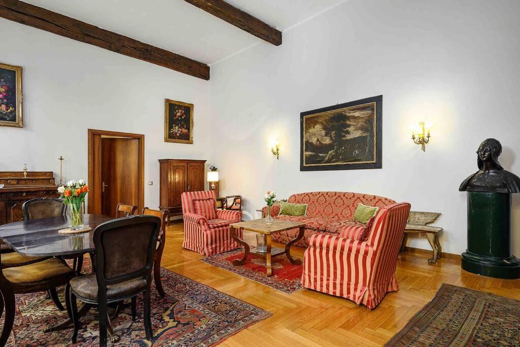 Piazza Duomo - Antico Dell'800 Apartment *