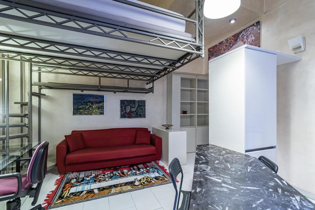 Apartment Susi's House, Via Pinaroli - By Host4u Milan