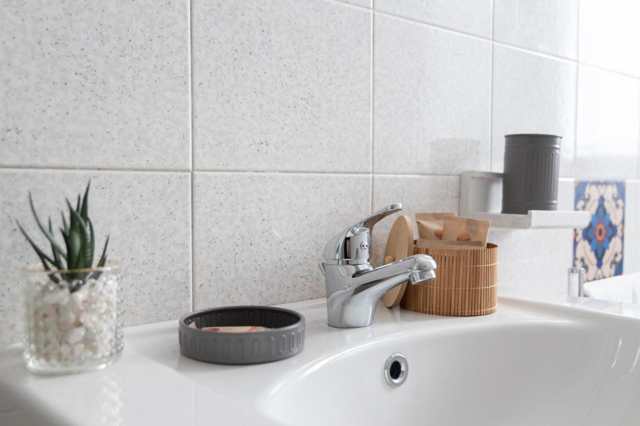 Apt Vicino Metropolitana Porta Romana, 4 Minuti Da Duomo, Free Wifi&netflix Apartamento Milão