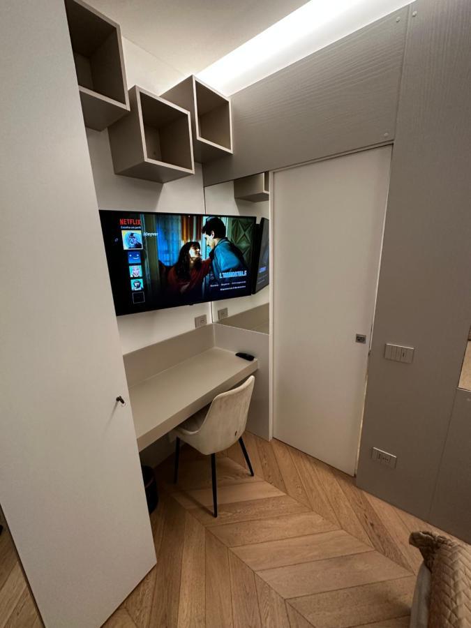 Bilocale Luxury A 50 Mt Dalla Stazione Di Apartment