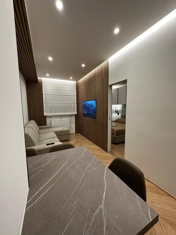 Apartment Bilocale Luxury A 50 Mt Dalla Stazione Di