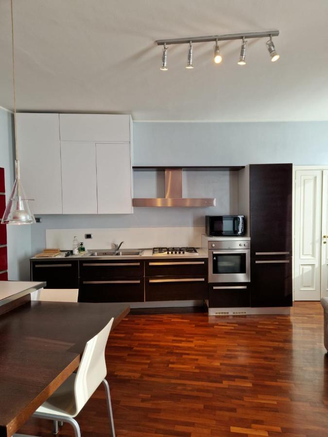 Cozy Flat Mins Walk To Navigli And Metro Porta Genova Mailand