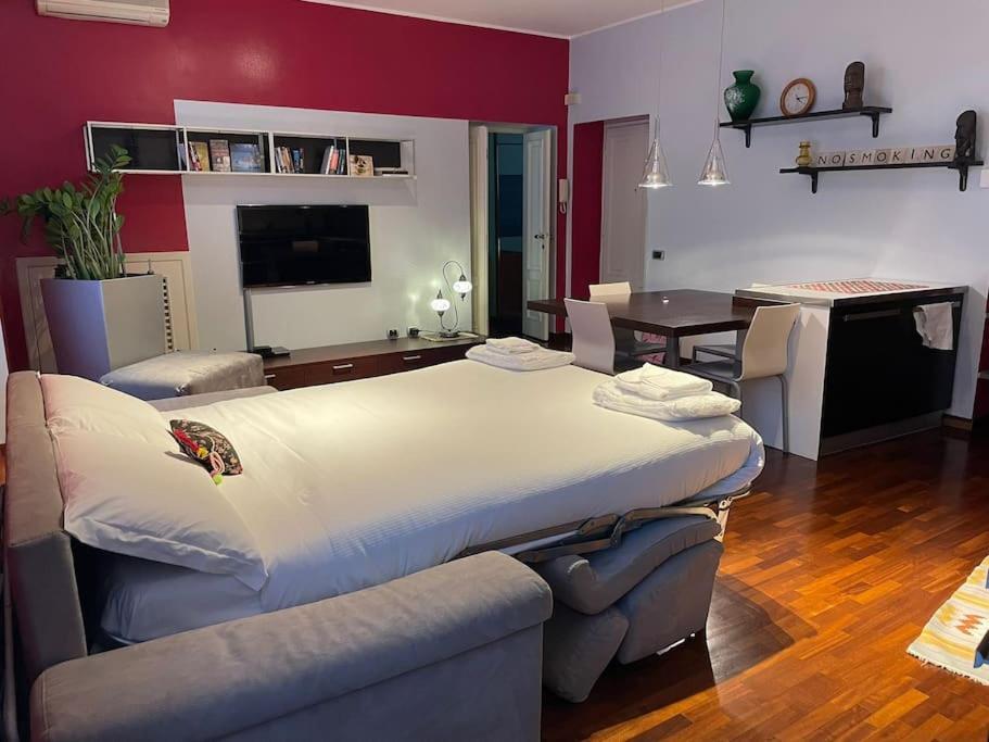 Cozy Flat Mins Walk To Navigli And Metro Porta Genova