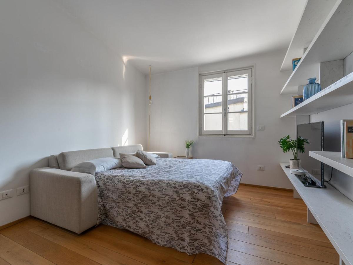 The Rent - Lovely One-bedroom In Moscova *
