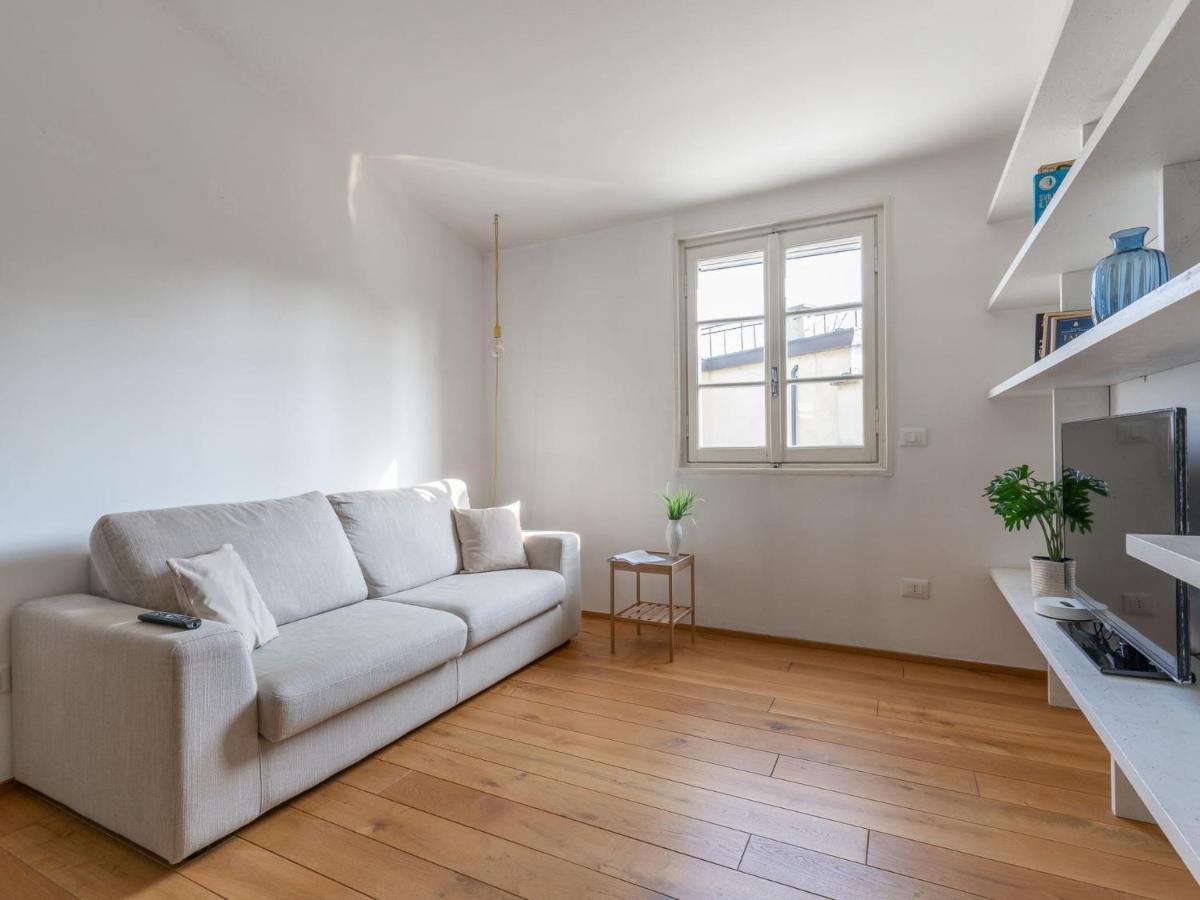 The Rent - Lovely One-bedroom In Moscova