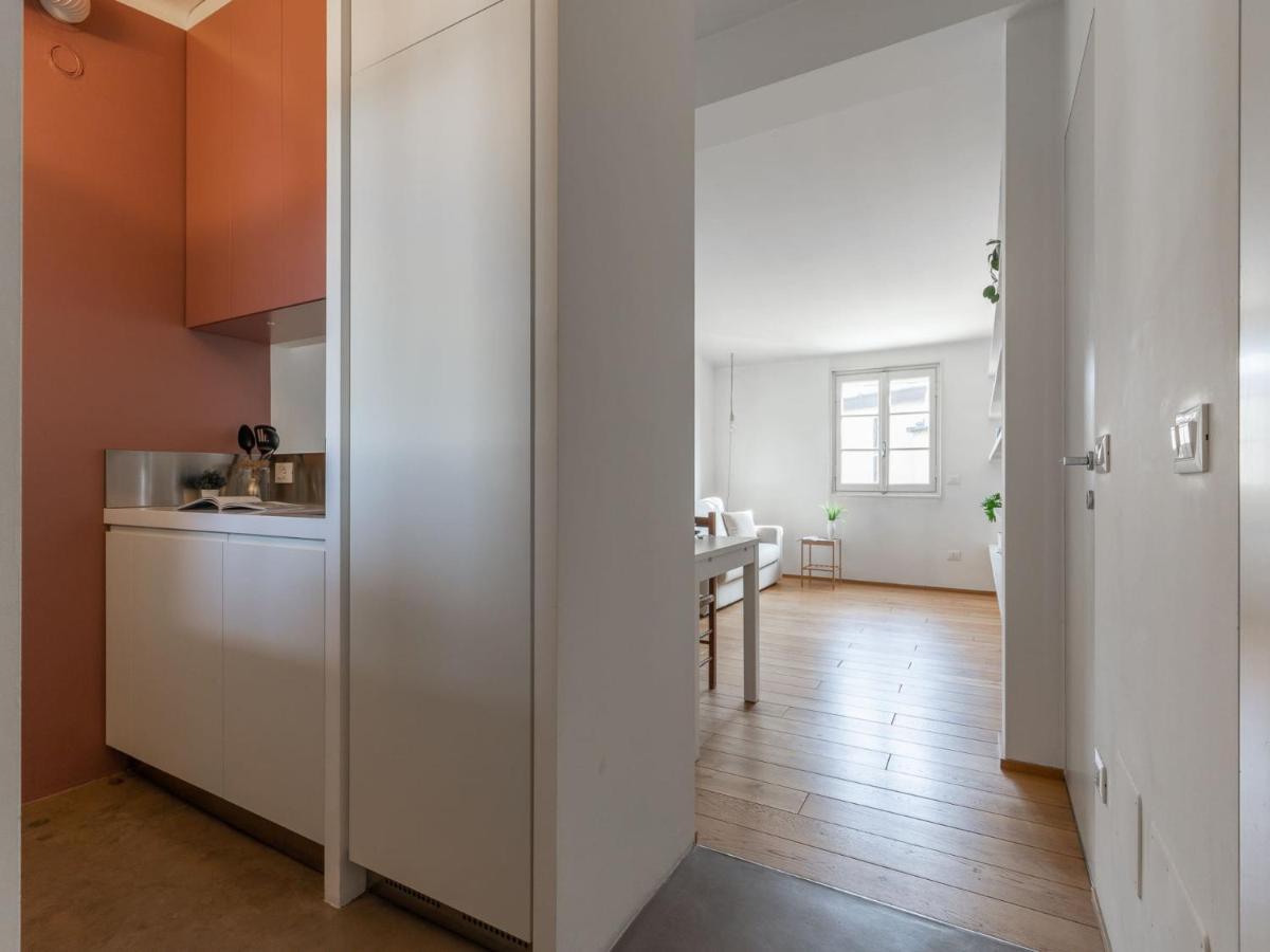 The Rent - Lovely One-bedroom In Moscova * Mailand