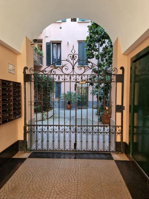 Cozy Flat Mins Walk To Navigli And Metro Porta Genova Apartment