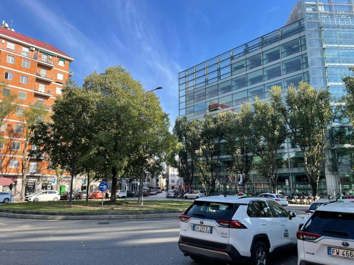 Apartment Cozy Flat Mins Walk To Navigli And Metro Porta Genova Mailand