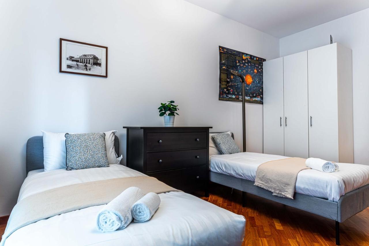 Joivy Lovely And Inviting Flat With Balcony