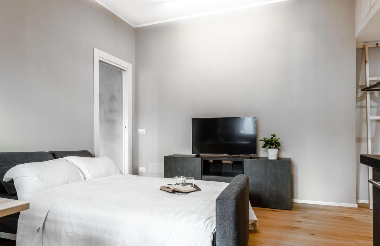 Apartment Joivy Charming Flat With Desk Mailand