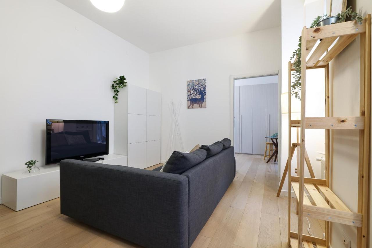 Apartment Primopiano - Copernico 10 *