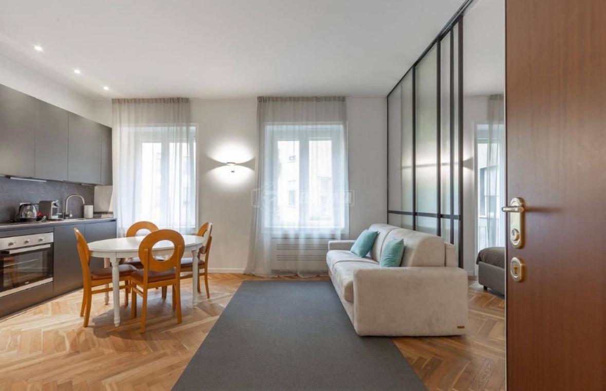 Apartamento - Delizioso In Pieno Centro. Fancy Yellow