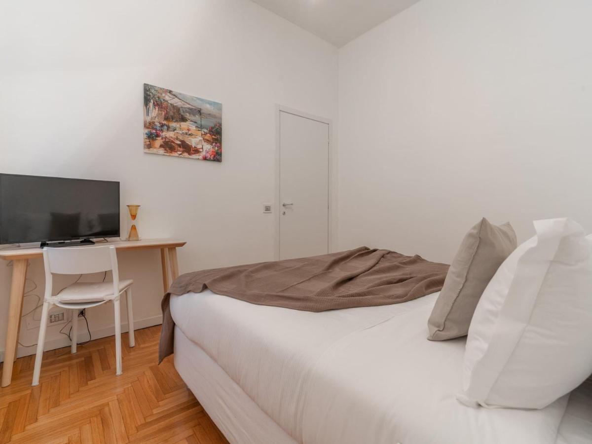 Apartment The Rent - Spacious Three-bedroom In Moscova