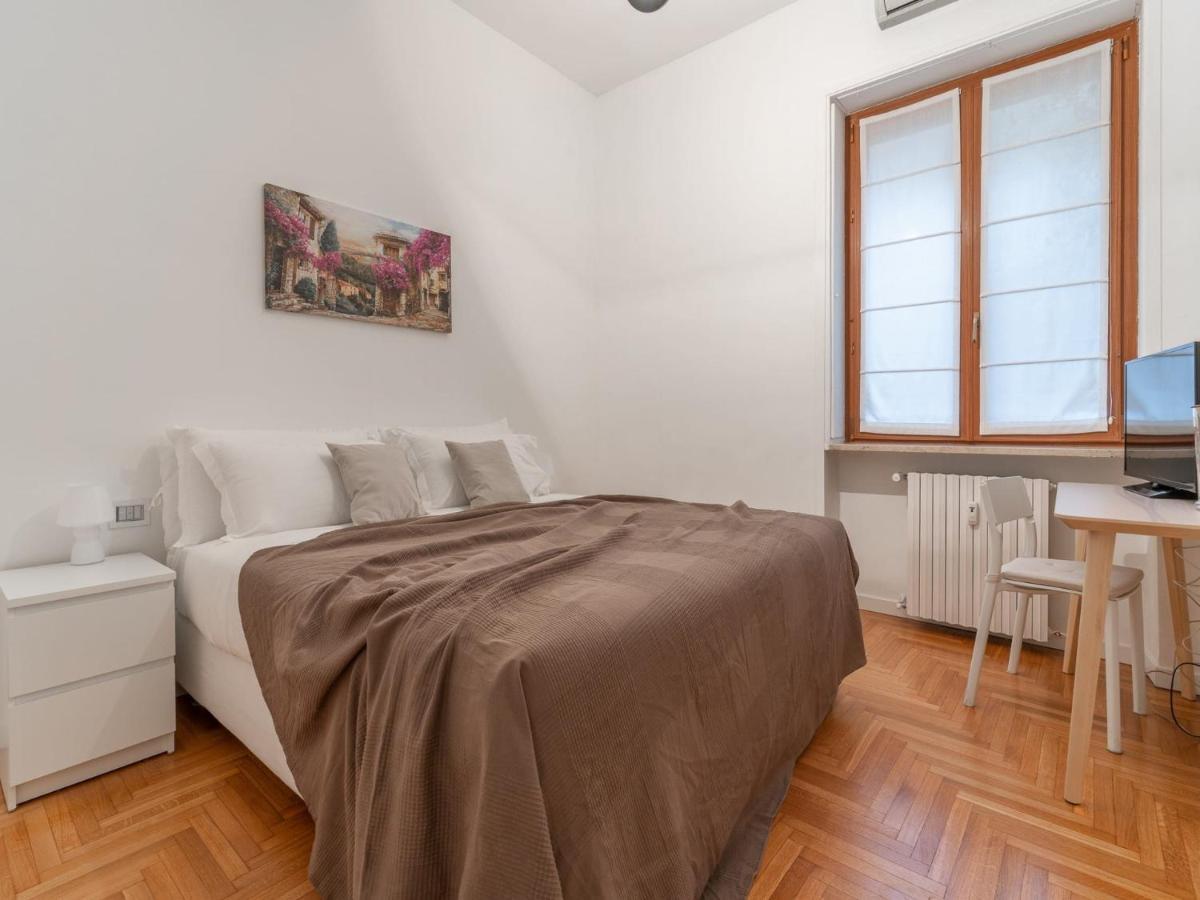 The Rent - Spacious Three-bedroom In Moscova