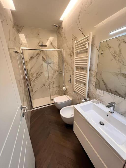 Elegante In Zona Tortona-solari Apartamento *