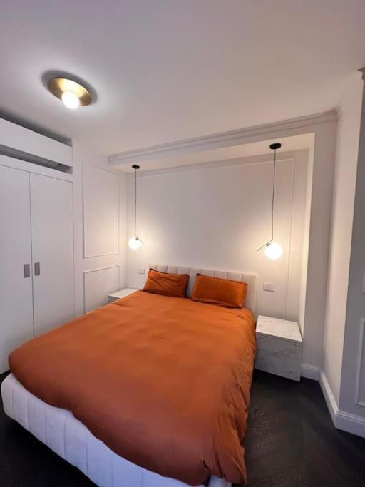 Elegante In Zona Tortona-solari Apartamento