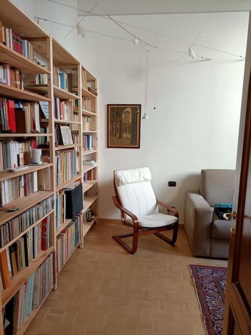 Silenzioso Loft Vicino Alla Stazione Centrale Milan