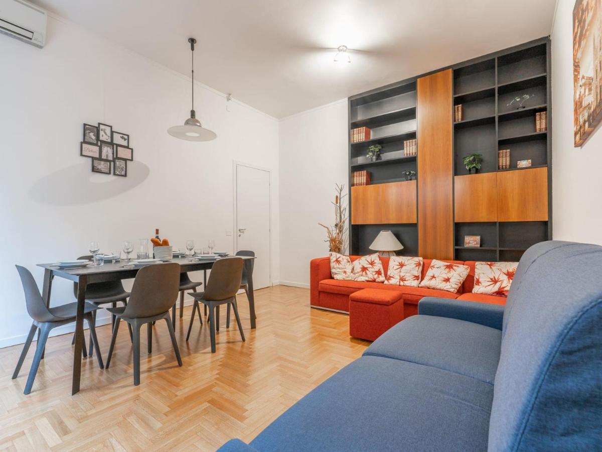 Apartment The Rent - Spacious Three-bedroom In Moscova Mailand
