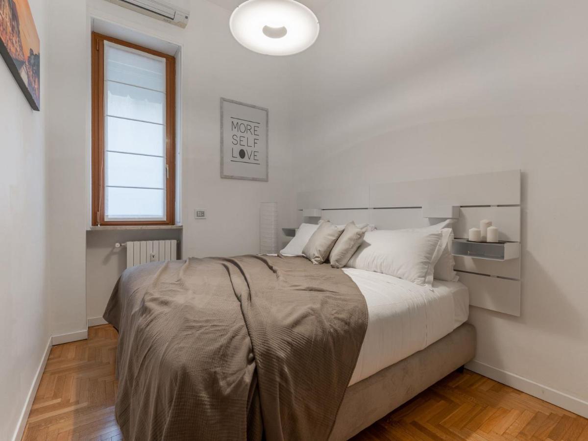 The Rent - Spacious Three-bedroom In Moscova Mailand