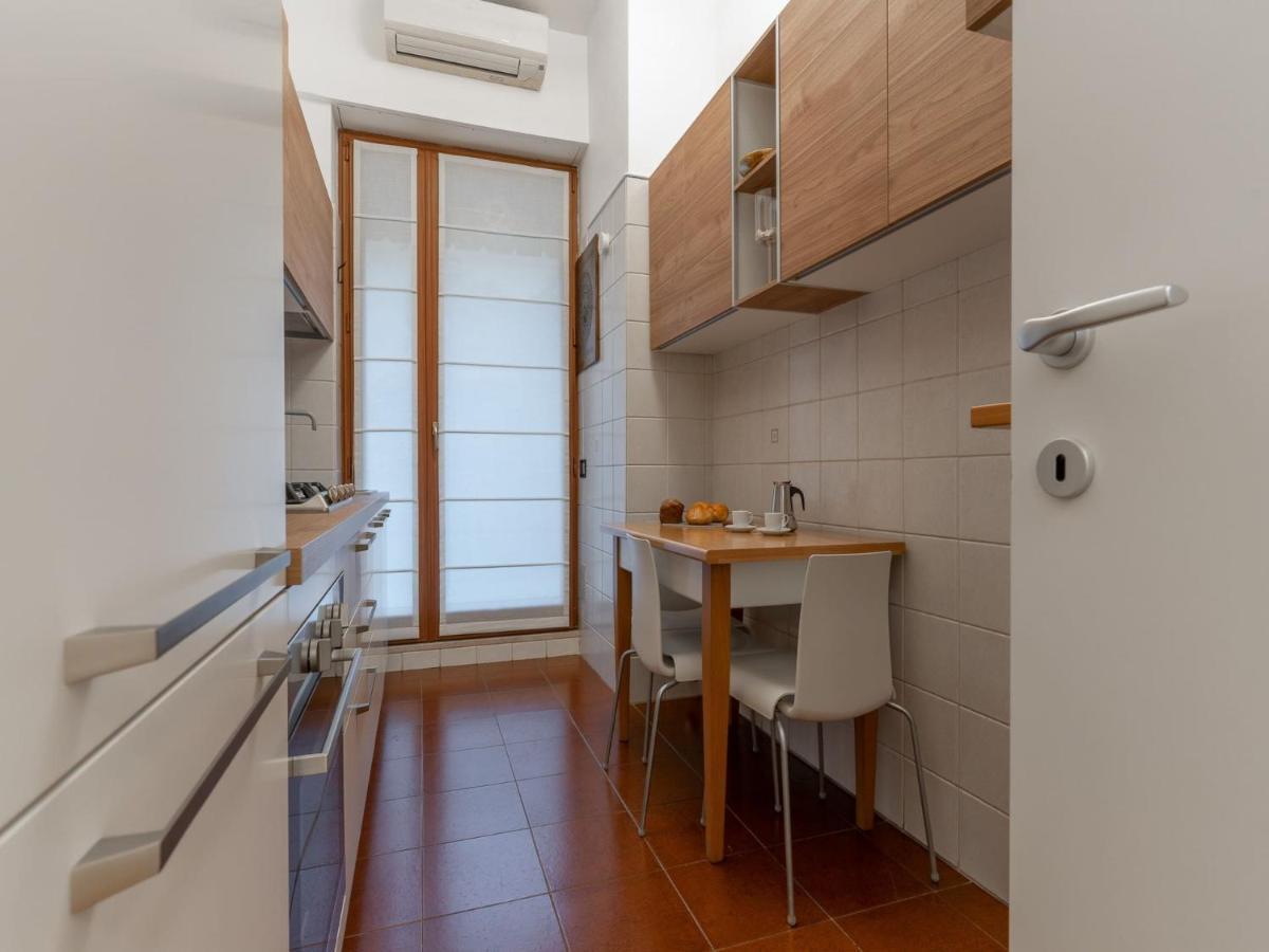 The Rent - Spacious Three-bedroom In Moscova Apartment Mailand