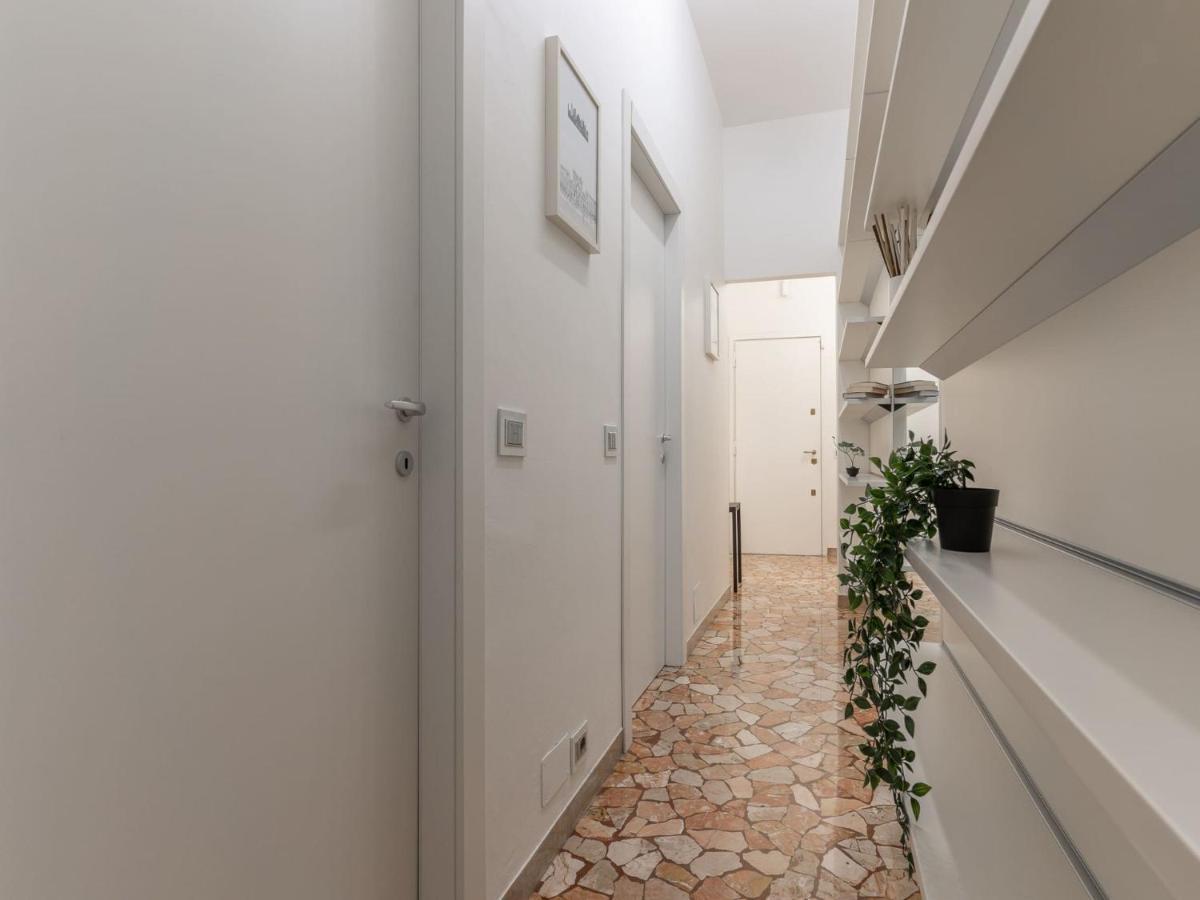 The Rent - Spacious Three-bedroom In Moscova *