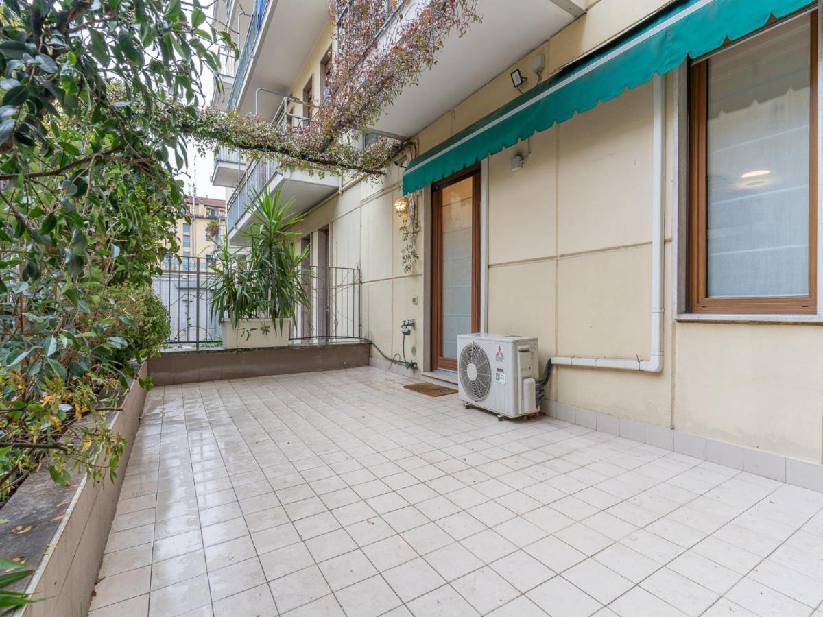 Apartment The Rent - Spacious Three-bedroom In Moscova
