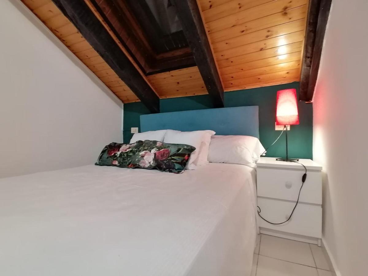 Mercanti Attic Version Apartment Mailand