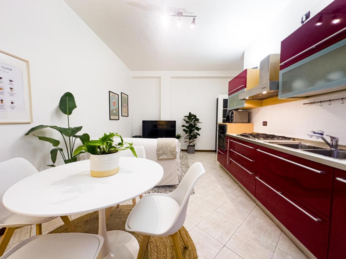 Apartment Litta's Flat In Affori - 3 Mins Walk From Mm3