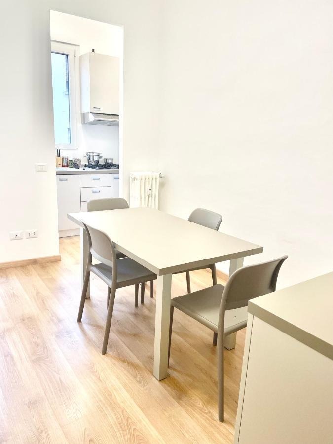 Guest house Camera Con Bagno Privato Interno - Zona Bocconi