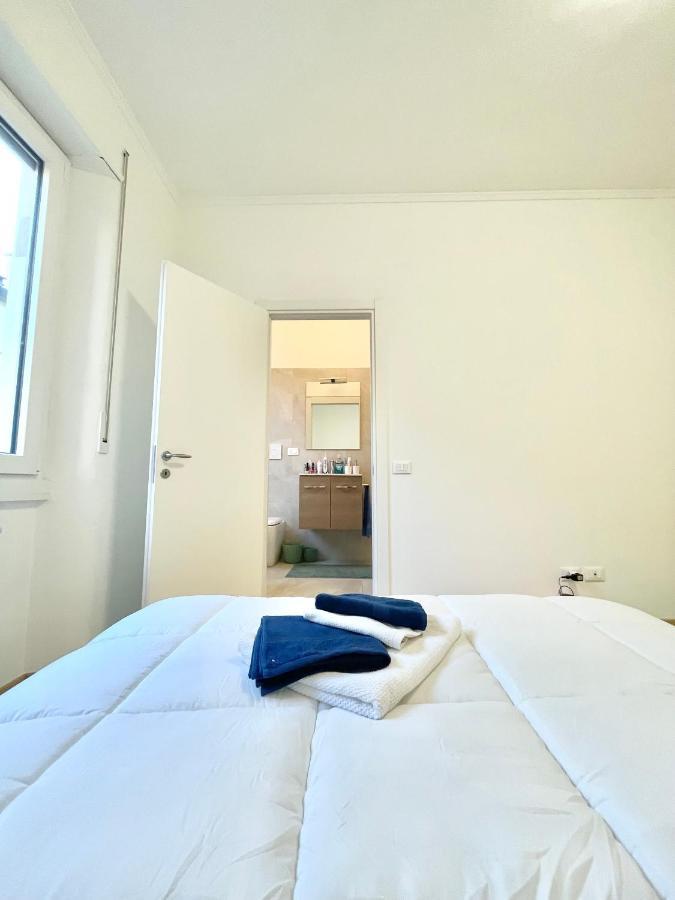 Guest house Camera Con Bagno Privato Interno - Zona Bocconi Milan